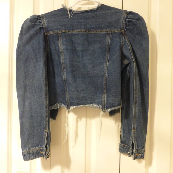 SHEIN medium wash puffy gigot sleeves denim jacket with frayed details - Picture 6 of 8